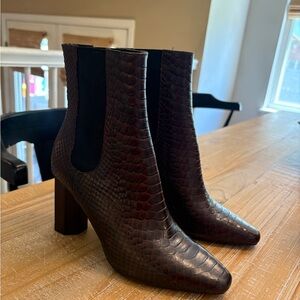 Donald Pliner Hinda Snake Boots